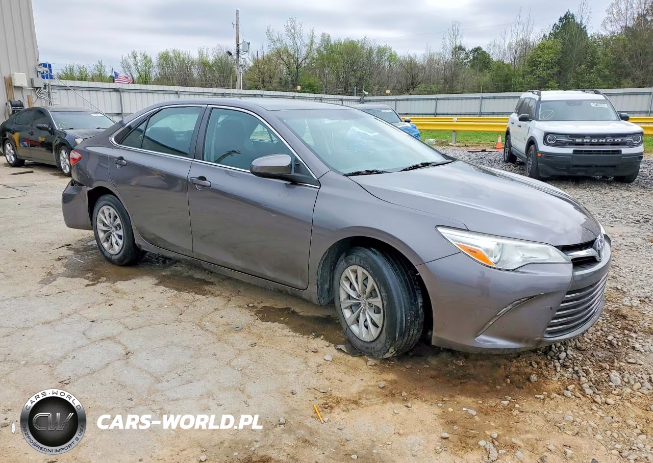 2016 Toyota Camry Le VIN:4T4BF1FK3GR524883 - 4