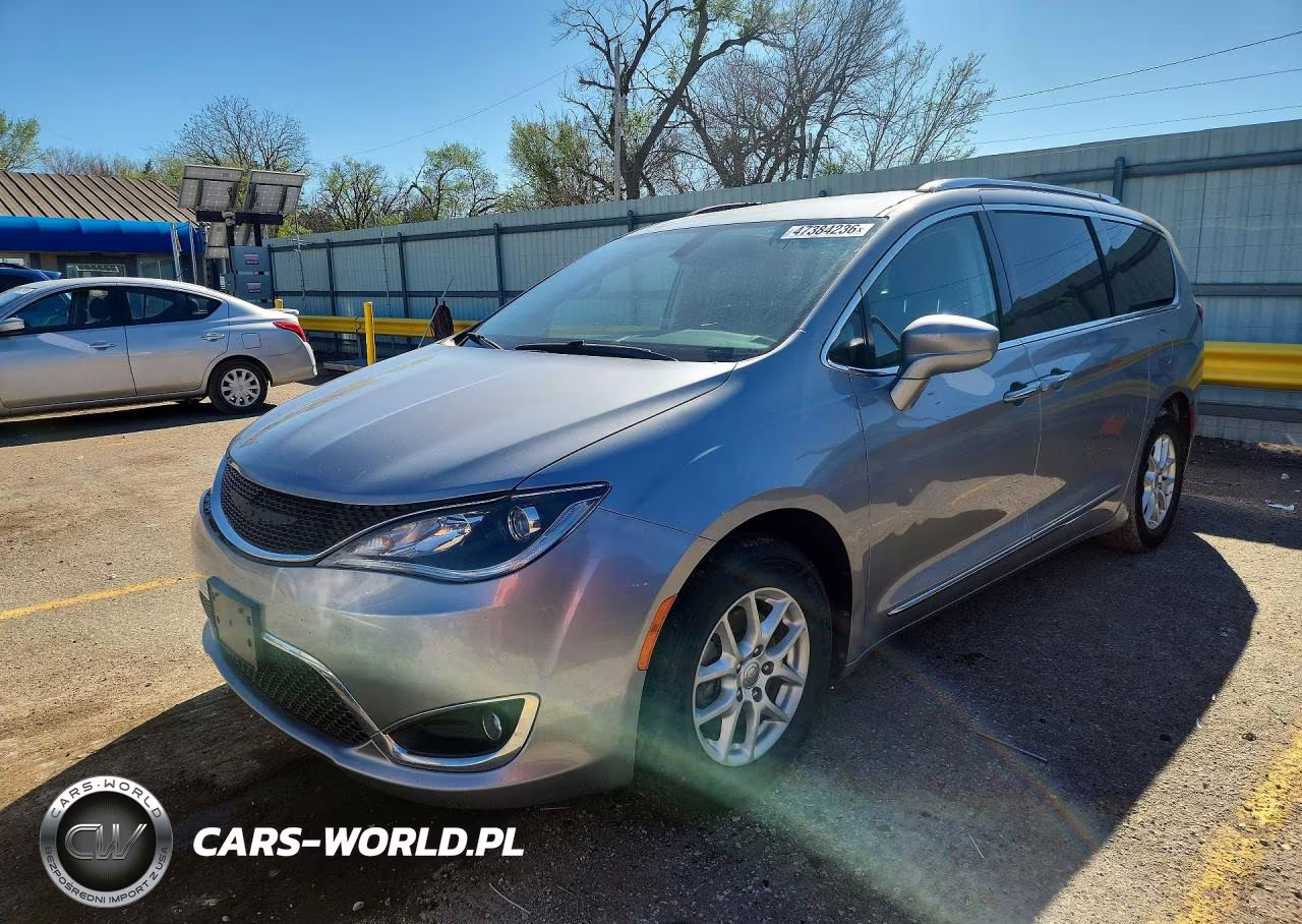 2020 Chrysler Pacifica Touring L