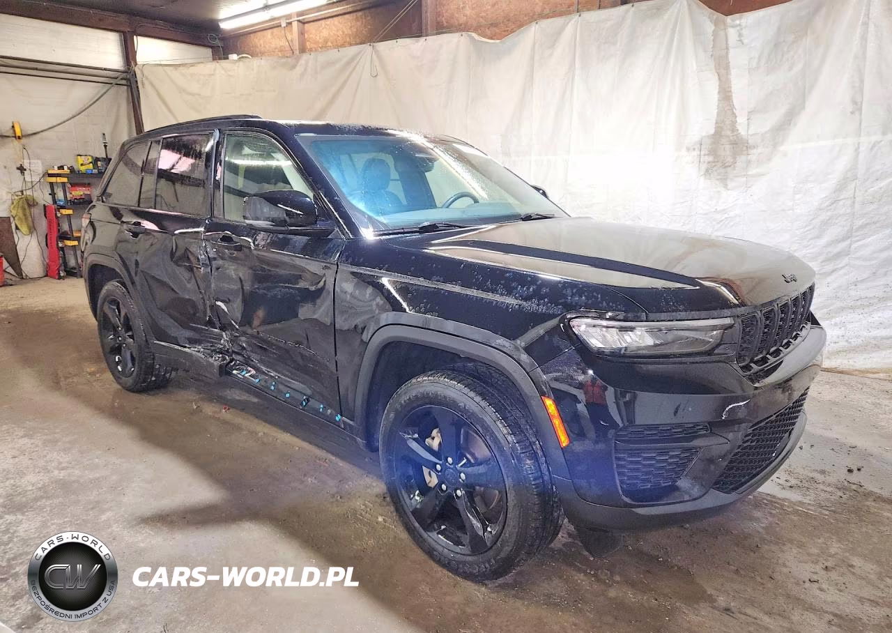 2023 Jeep Grand Cherokee Laredo VIN:1C4RJHAG7PC530795 - 4