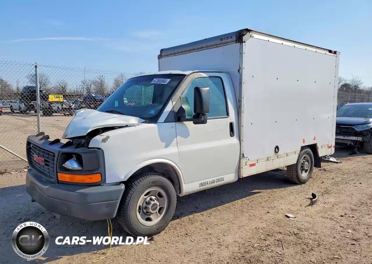 2011 GMC Savana Cutaway G3500