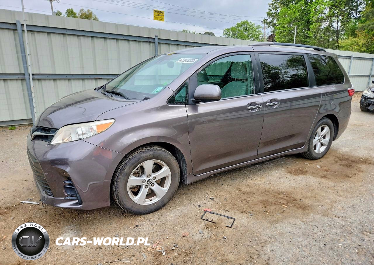 2019 Toyota Sienna Le 8-Passenger