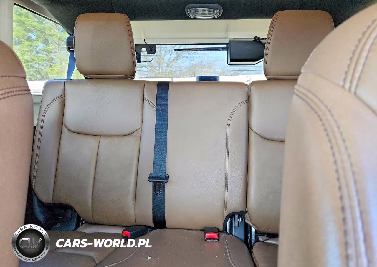 2015 Jeep Wrangler Unlimited Sahara VIN:1C4BJWEG5FL654157 - 10