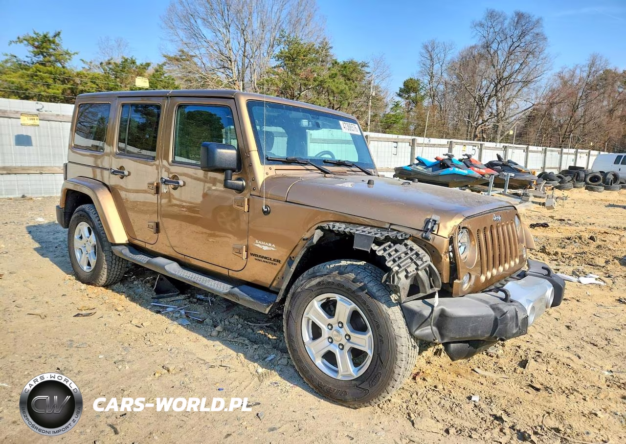 2015 Jeep Wrangler Unlimited Sahara VIN:1C4BJWEG5FL654157 - 4