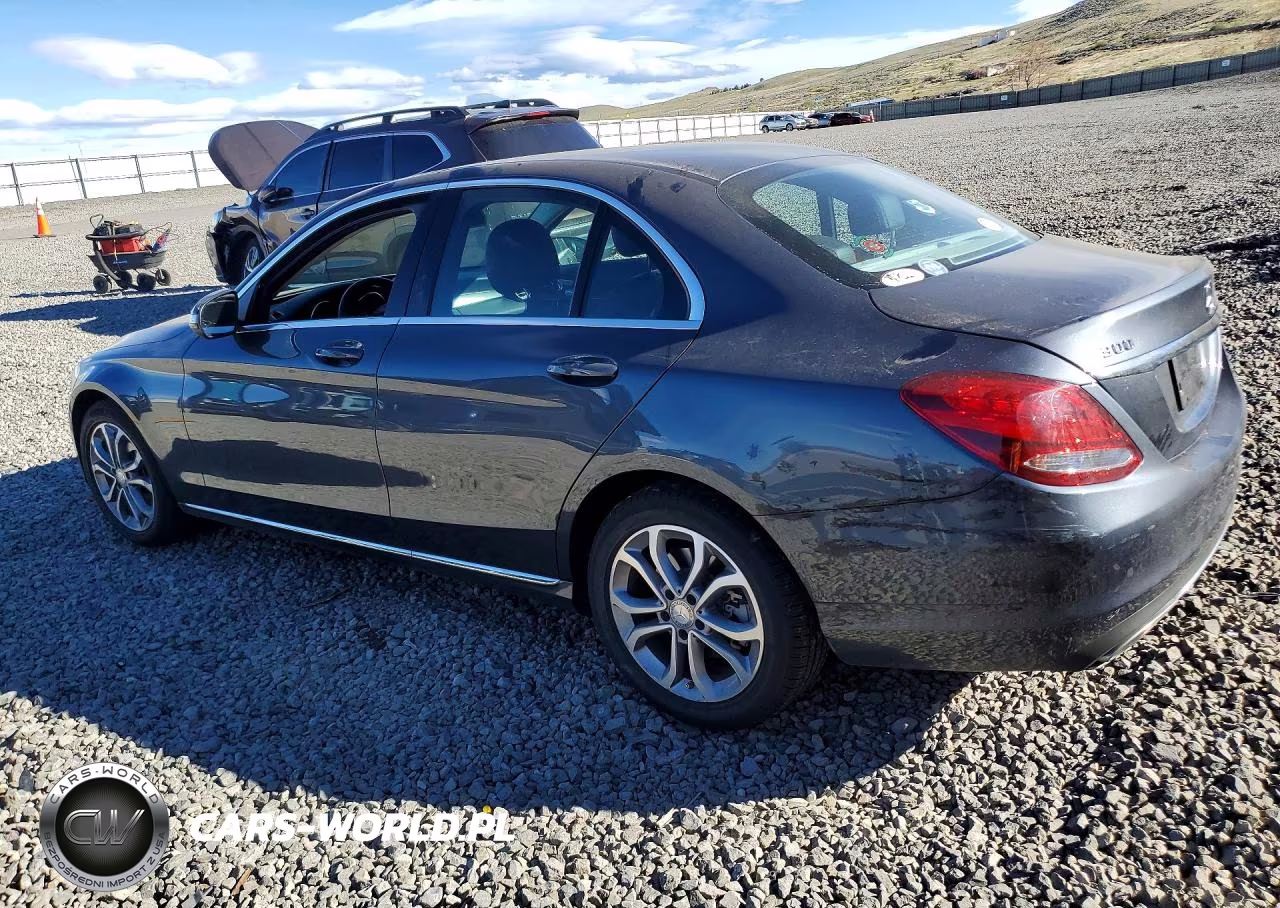 2015 Mercedes-Benz C 300 4Matic VIN:55SWF4KB3FU088131 - 2