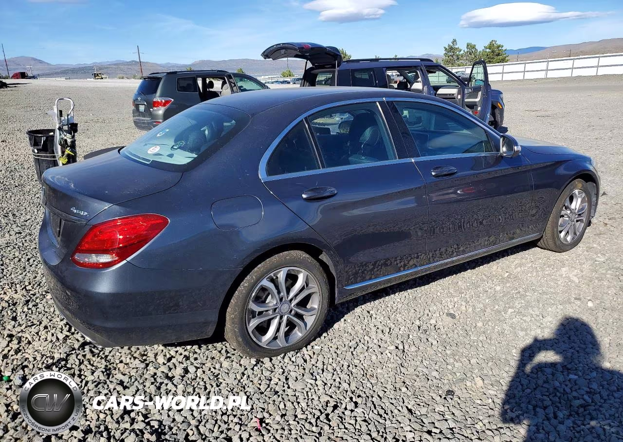2015 Mercedes-Benz C 300 4Matic VIN:55SWF4KB3FU088131 - 3