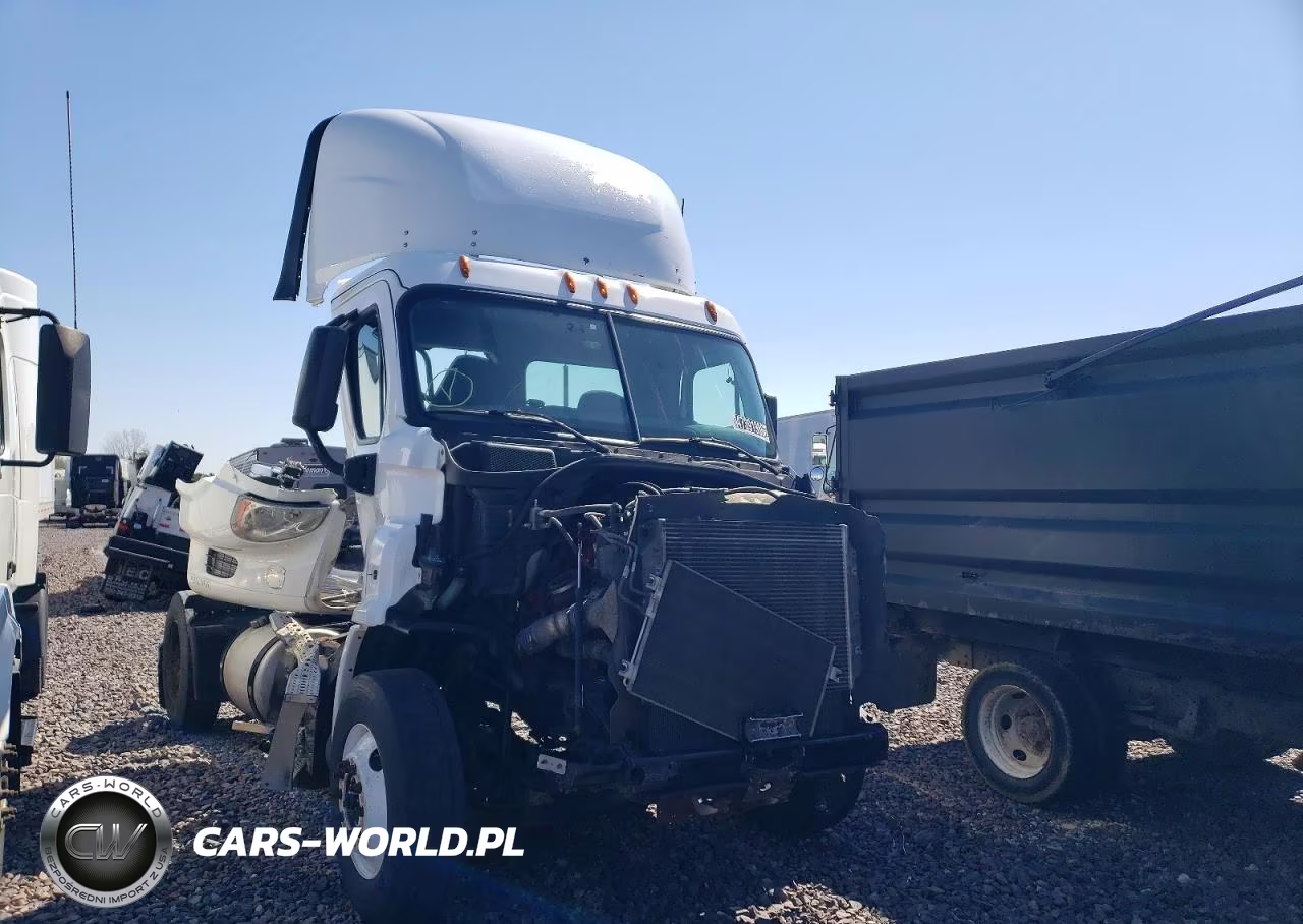 2015 Freightliner Cascadia Semi Truck