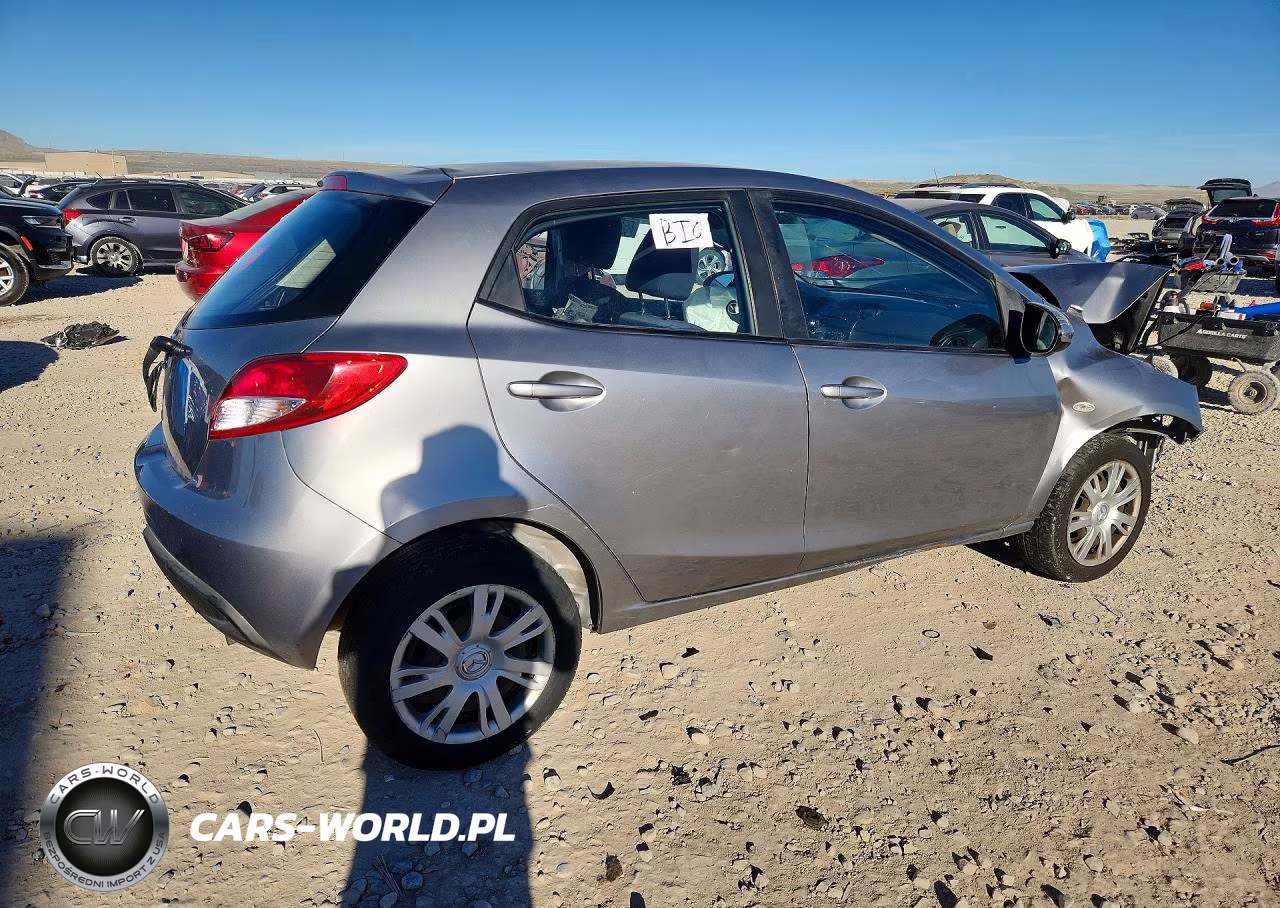 2014 Mazda Mazda2 Sport VIN:JM1DE1KZ0E0188191 - 3