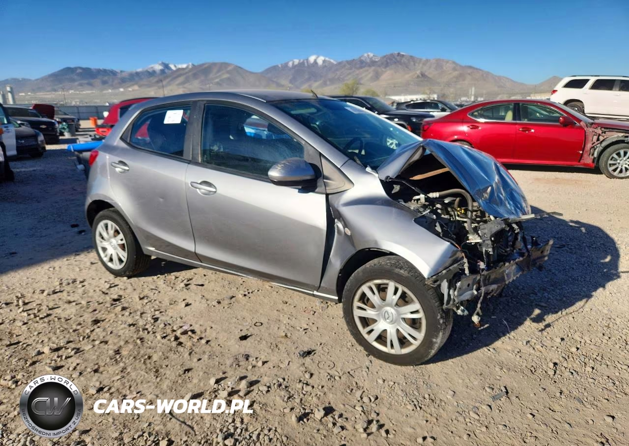 2014 Mazda Mazda2 Sport VIN:JM1DE1KZ0E0188191 - 4