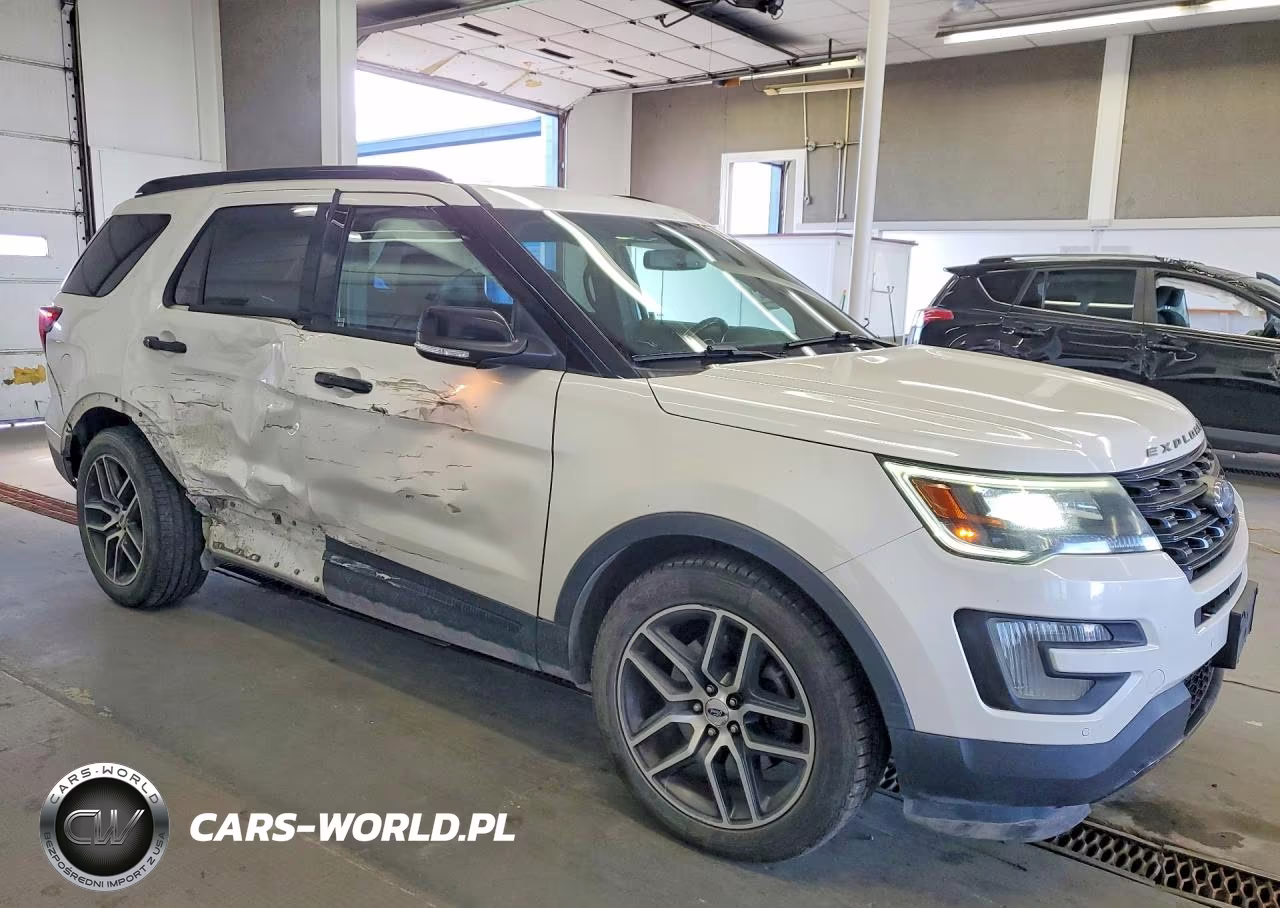 2016 Ford Explorer Sport VIN:1FM5K8GT4GGC39207 - 4
