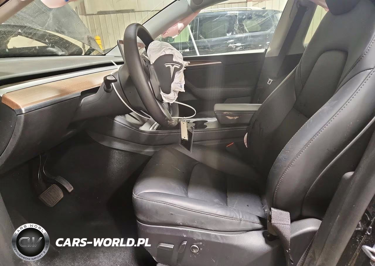 2025 Tesla Model Y VIN:7SAYGDED7SF241191 - 7