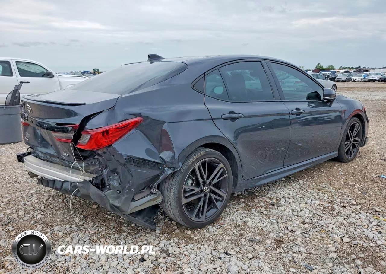 2025 Toyota Camry Xse VIN:4T1DAACK2SU038452 - 3