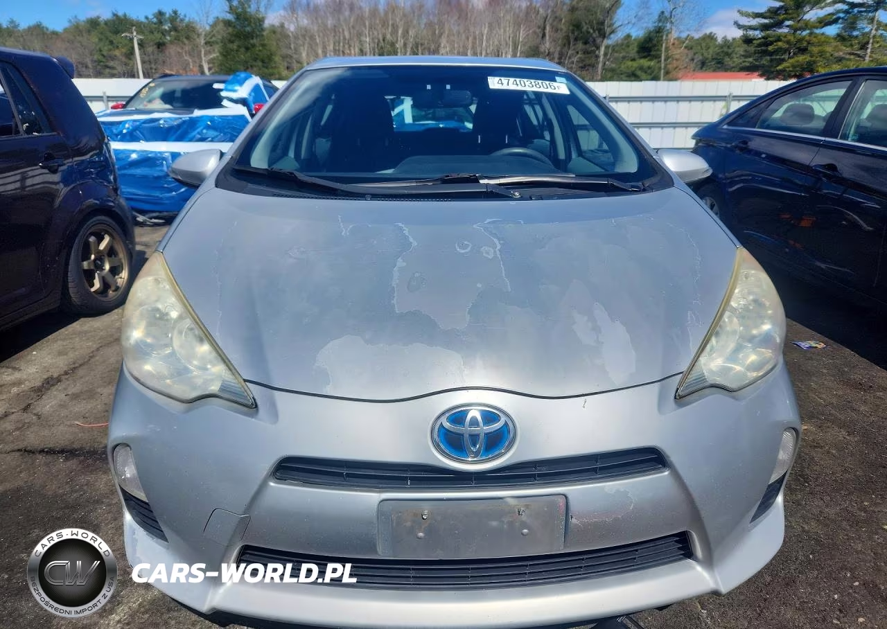 2012 Toyota Prius C Two VIN:JTDKDTB34C1508296 - 5
