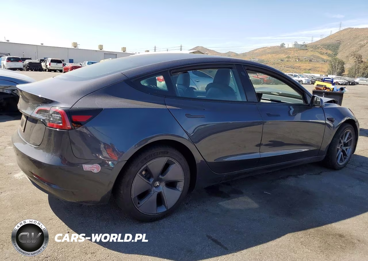 2023 Tesla Model 3 VIN:5YJ3E1EA1PF684090 - 3