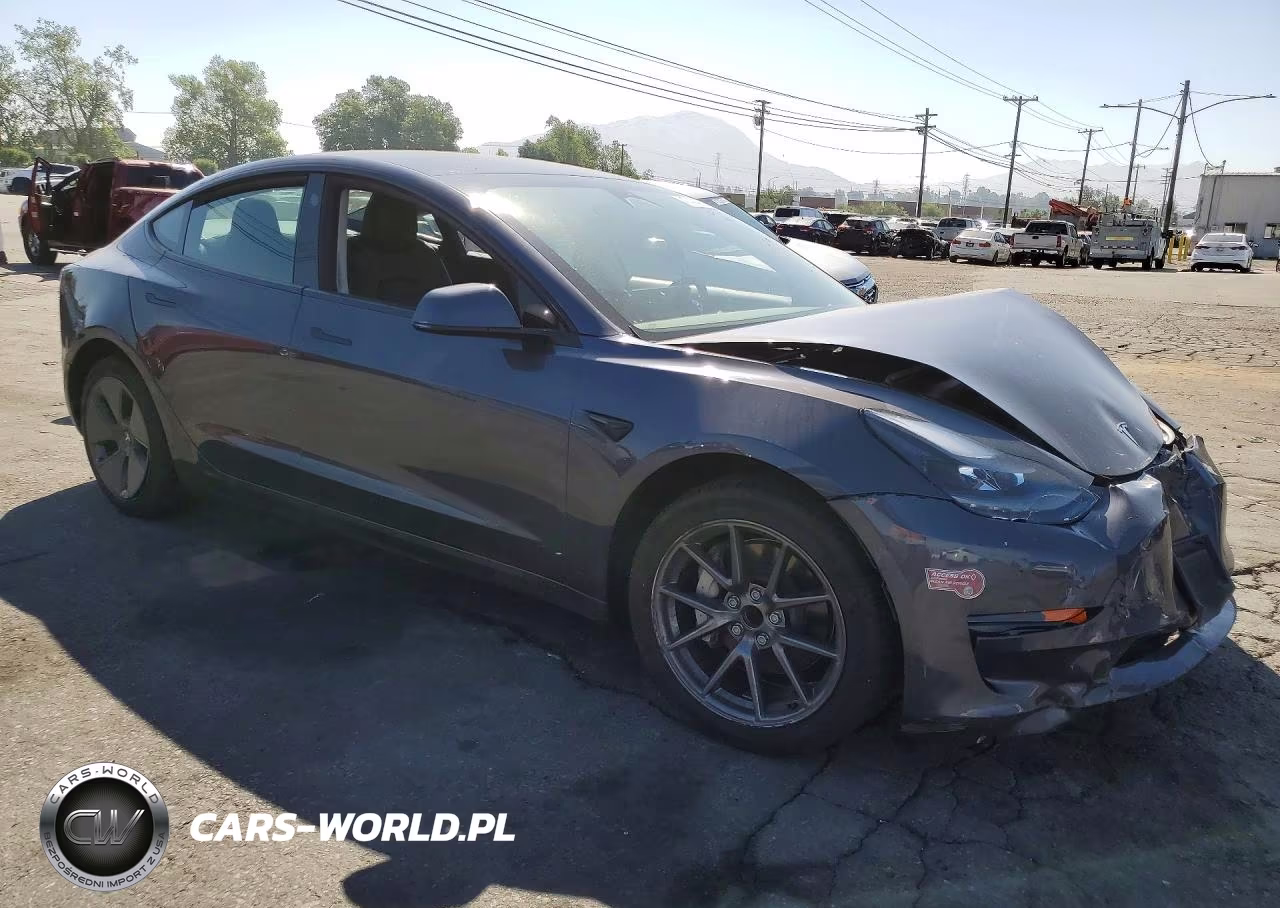 2023 Tesla Model 3 VIN:5YJ3E1EA1PF684090 - 4
