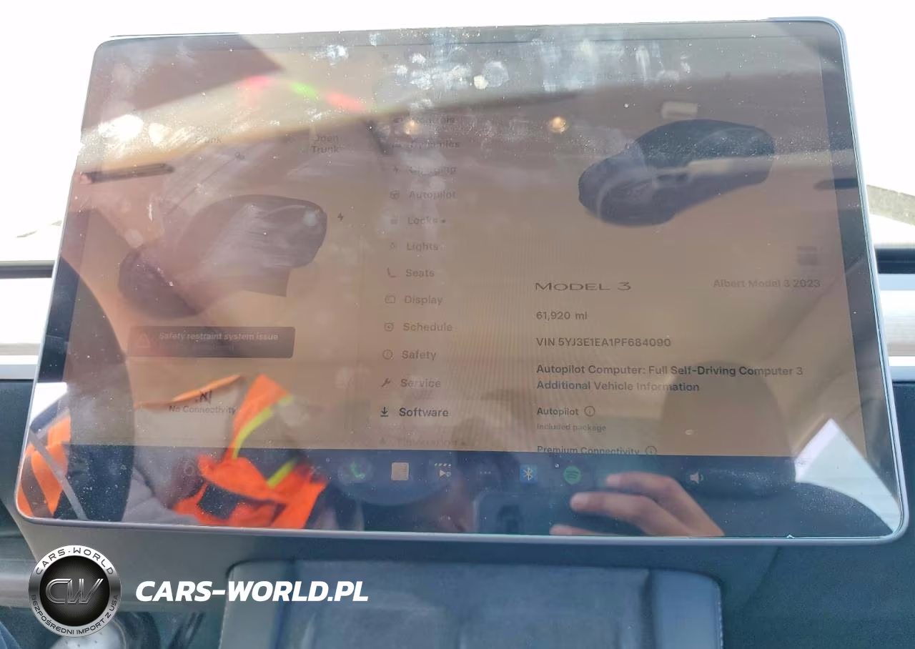 2023 Tesla Model 3 VIN:5YJ3E1EA1PF684090 - 9