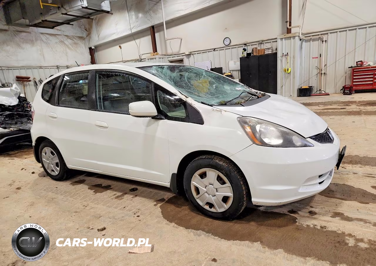 2013 Honda Fit VIN:JHMGE8G38DC024984 - 4