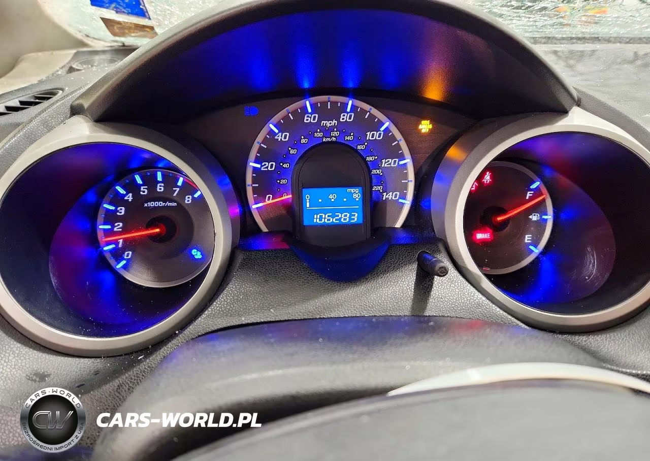 2013 Honda Fit VIN:JHMGE8G38DC024984 - 9