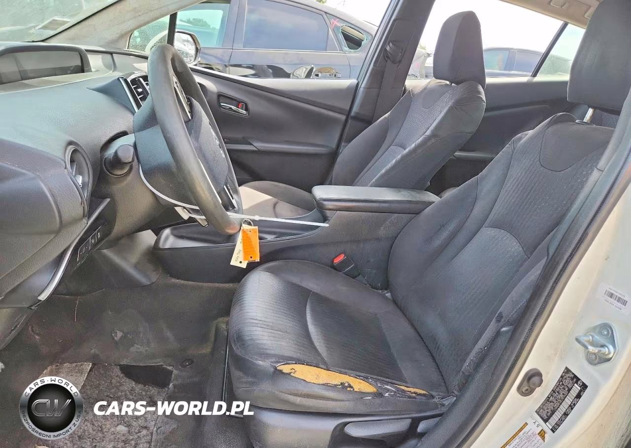 2018 Toyota Prius Two VIN:JTDKBRFU5J3076329 - 7