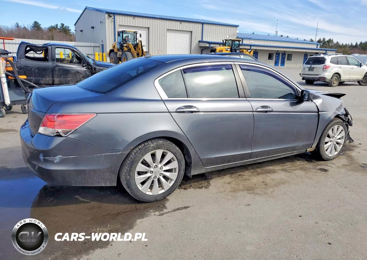 2010 Honda Accord VIN:1HGCP2F84AA084371 - 3