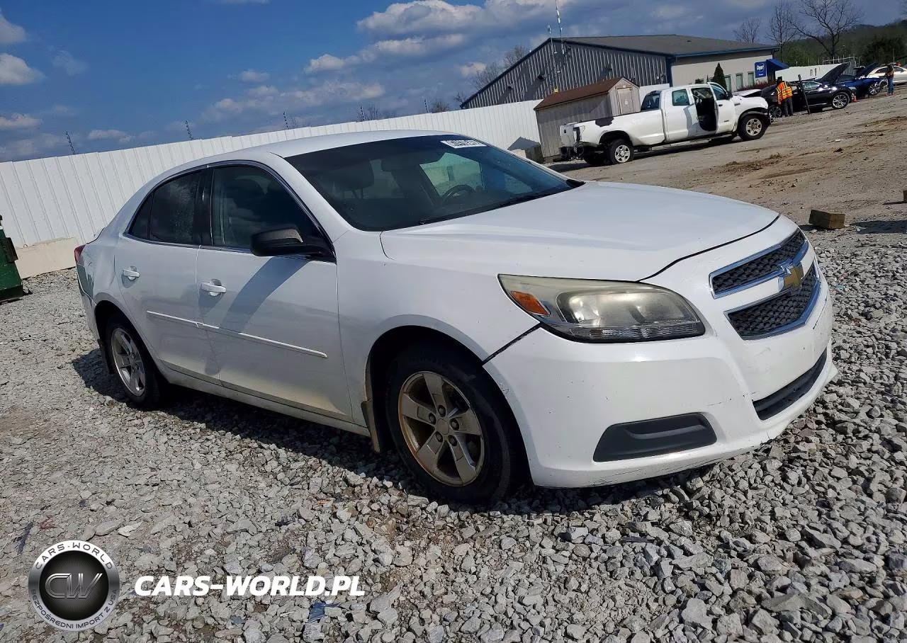 2013 Chevrolet Malibu Ls VIN:1G11B5SAXDF273623 - 4