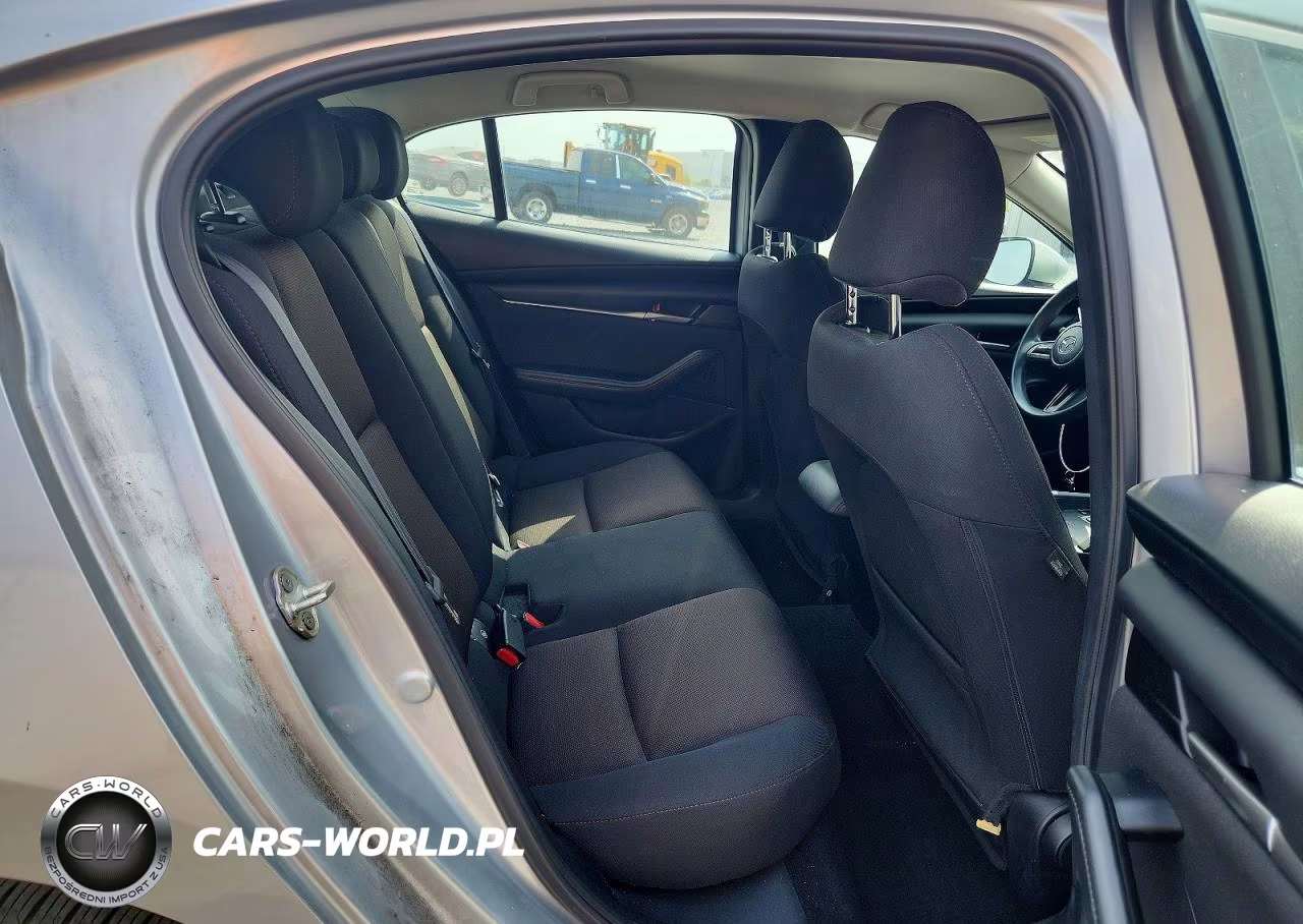 2021 Mazda 3 VIN:3MZBPAA76MM203786 - 10