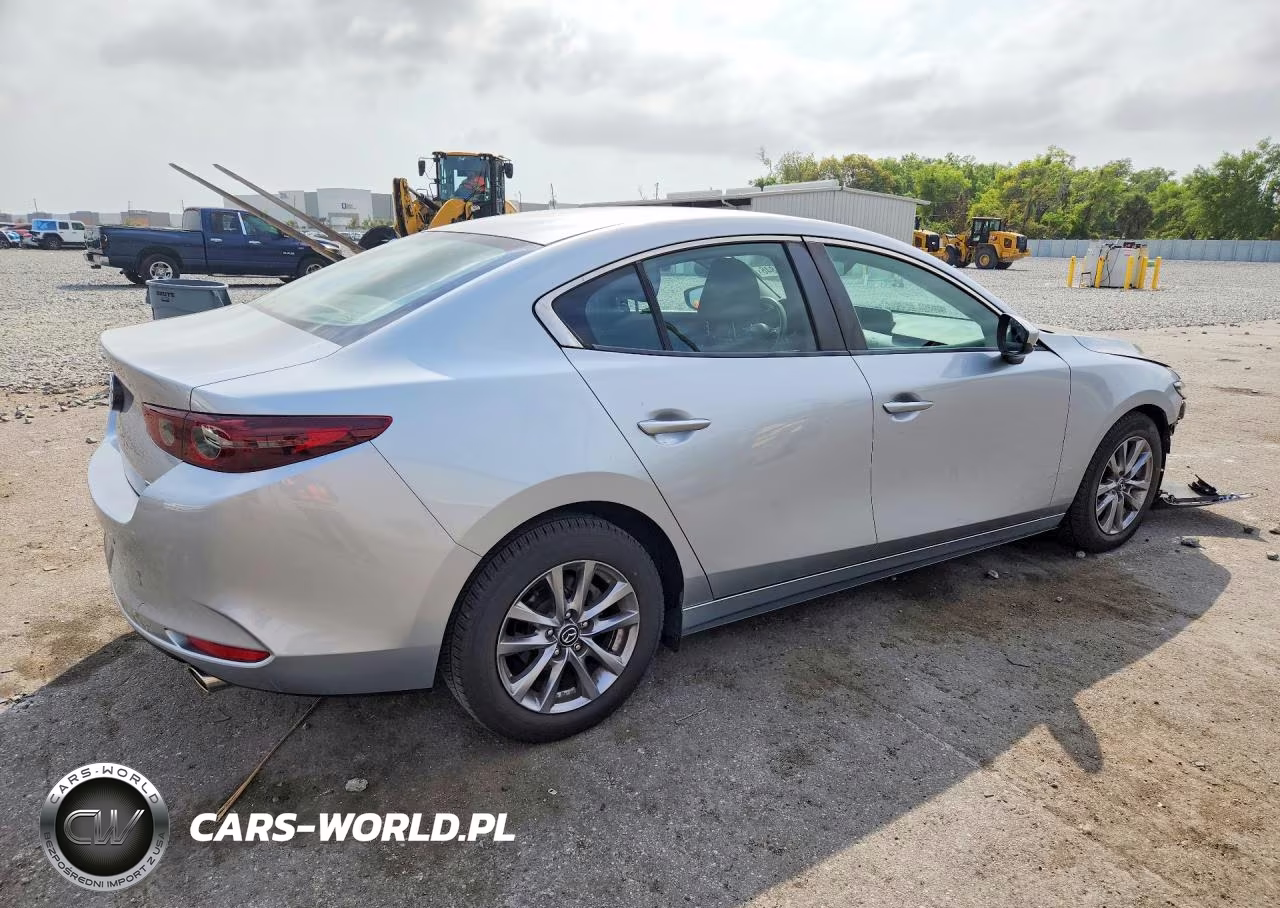 2021 Mazda 3 VIN:3MZBPAA76MM203786 - 3