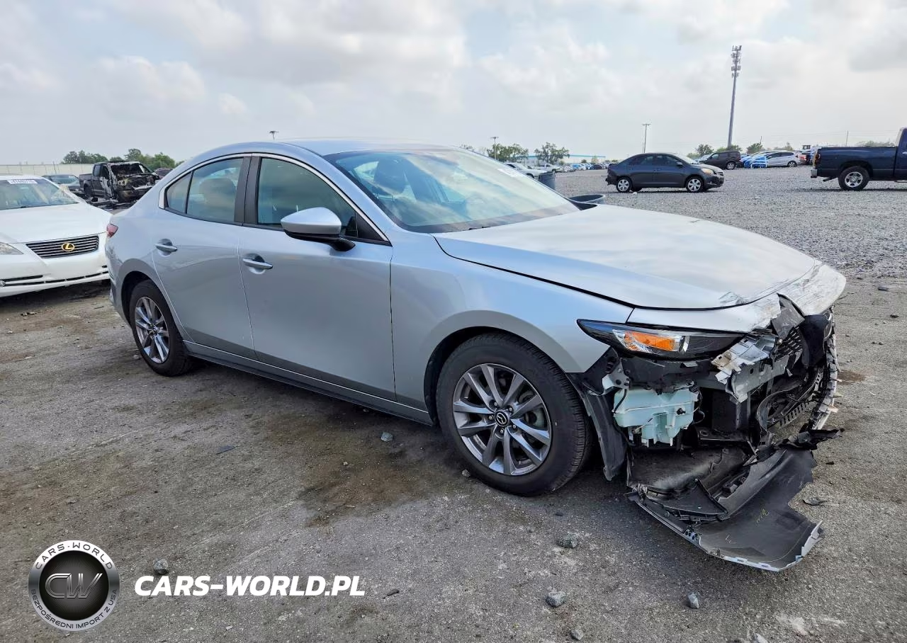 2021 Mazda 3 VIN:3MZBPAA76MM203786 - 4