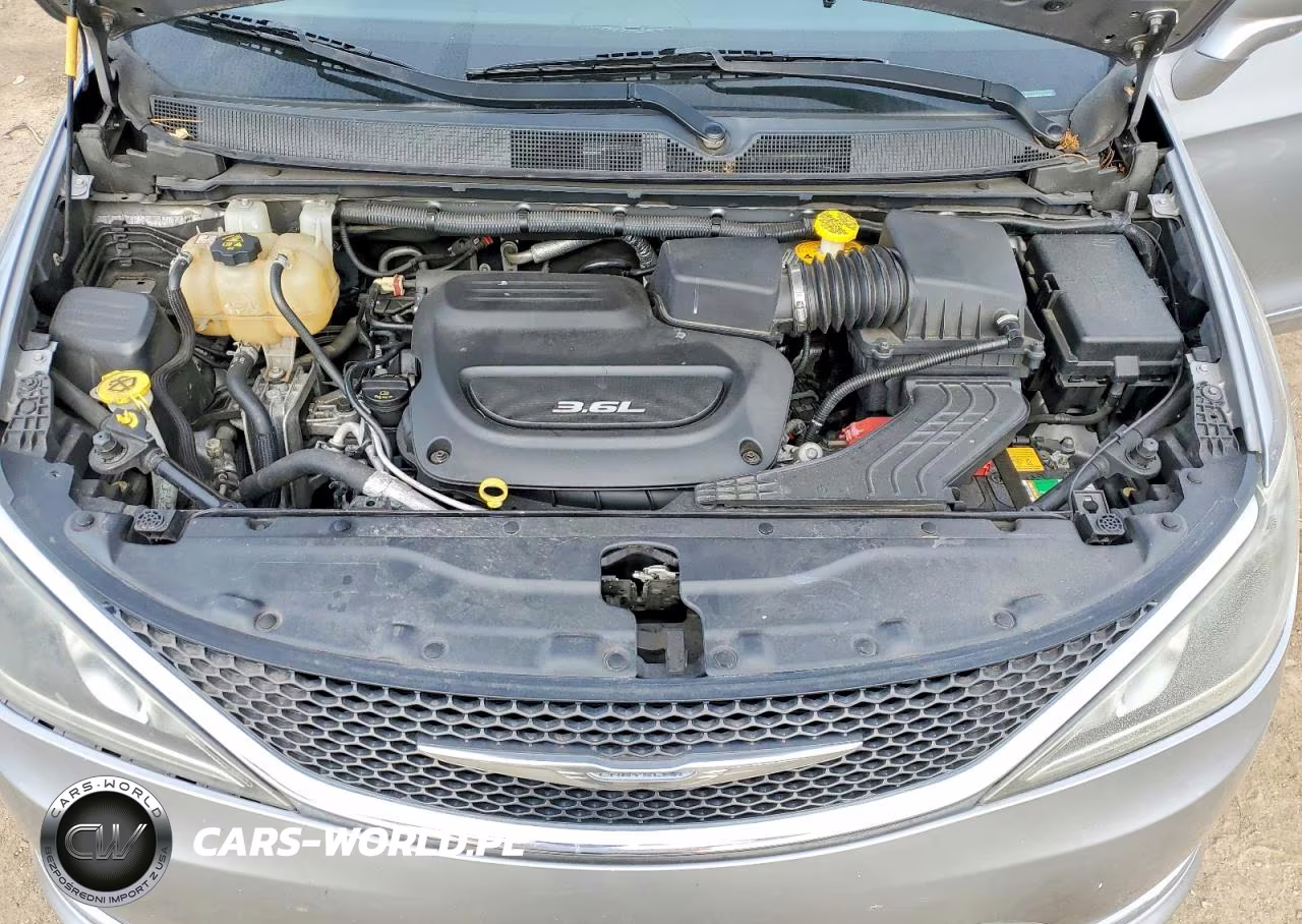 2017 Chrysler Pacifica Touring L VIN:2C4RC1BG8HR511889 - 12