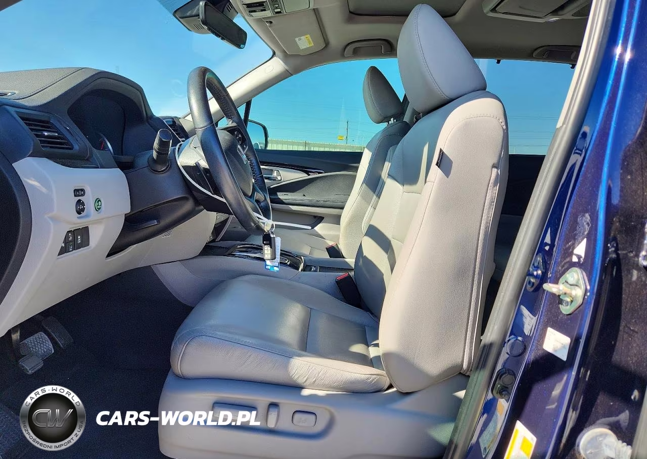 2020 Honda Pilot Touring VIN:5FNYF5H6XLB012556 - 7