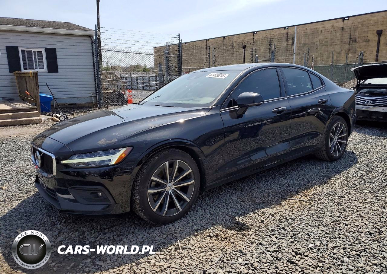 2021 Volvo S60 T5 Momentum