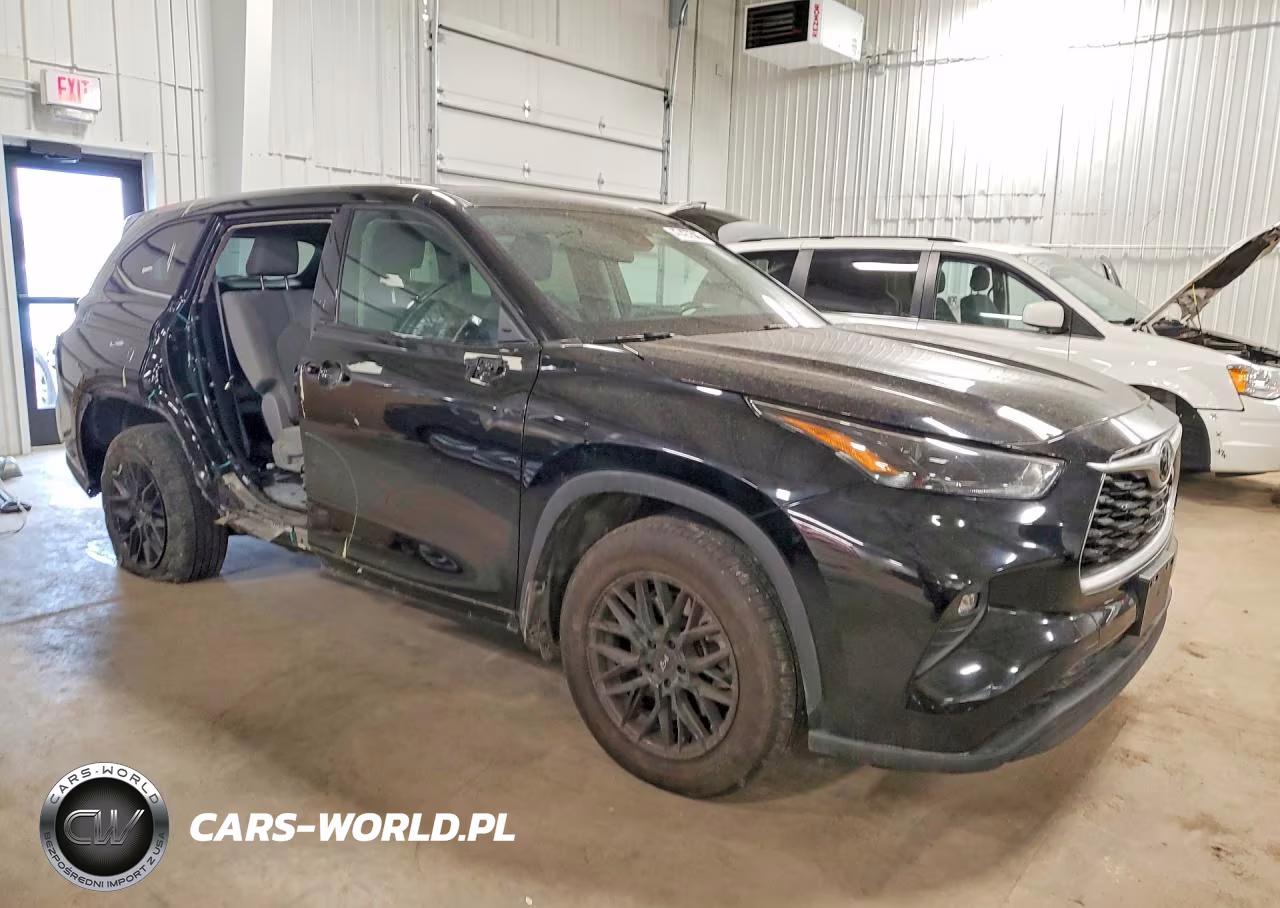 2022 Toyota Highlander Le VIN:5TDBZRBH4NS578984 - 4