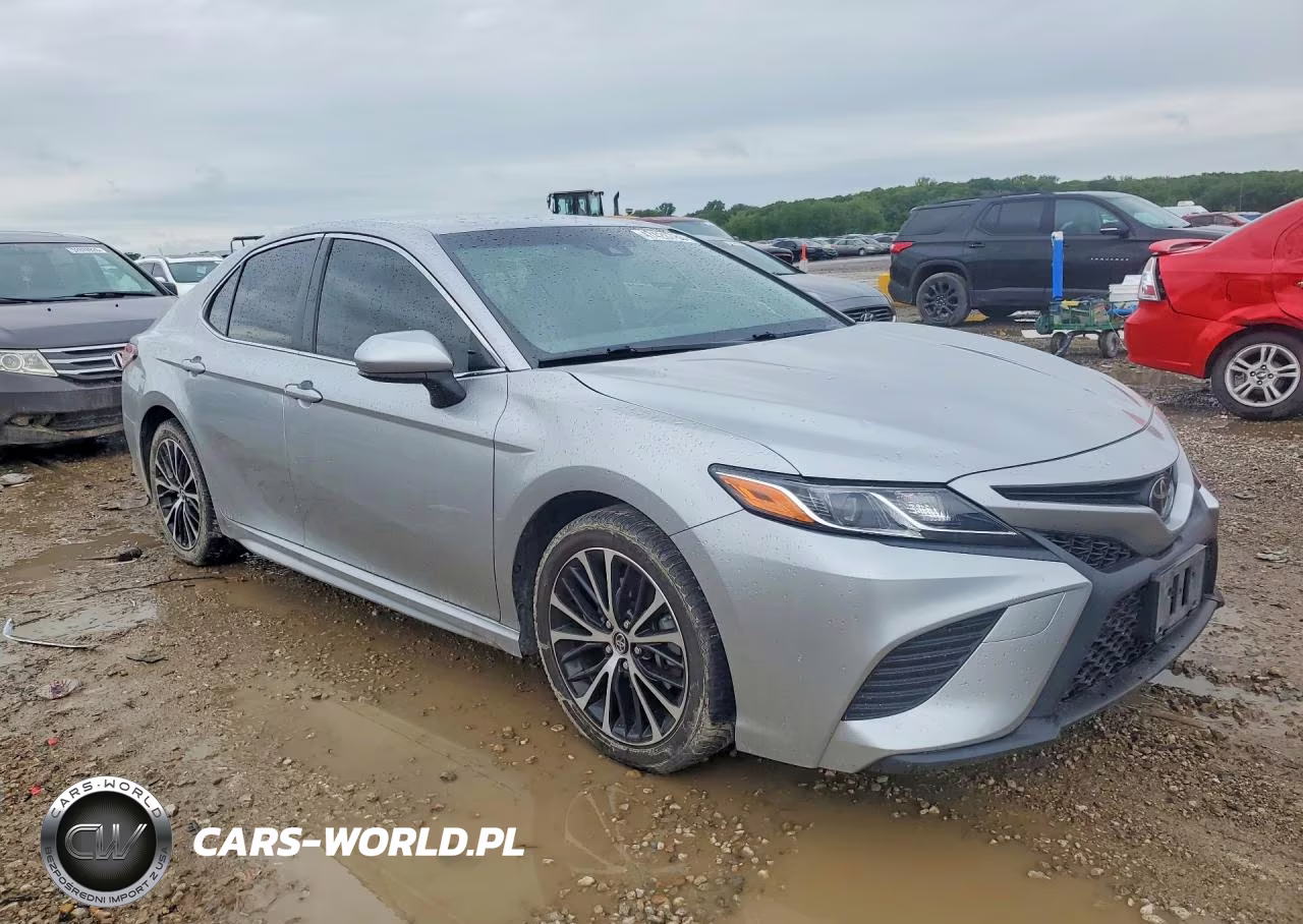 2018 Toyota Camry Se VIN:JTNB11HK9J3016646 - 4