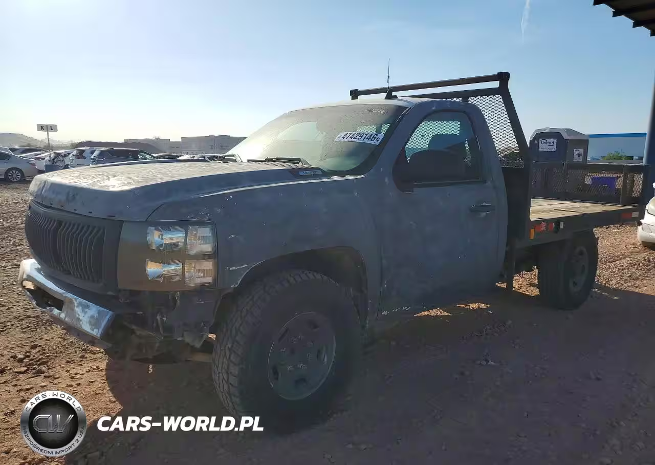2009 Chevrolet Silverado Flatbed Truck