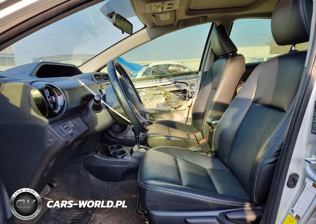 2015 Toyota Prius C Four VIN:JTDKDTB36F1089369 - 7