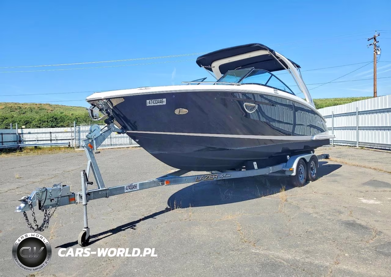 2016 Regal Boat