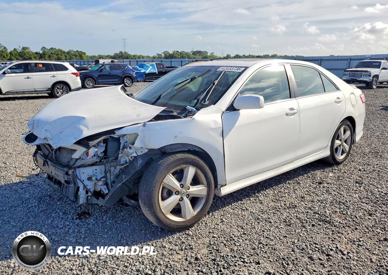 2011 Toyota Camry Se V6 – zdjęcie 1 z 13