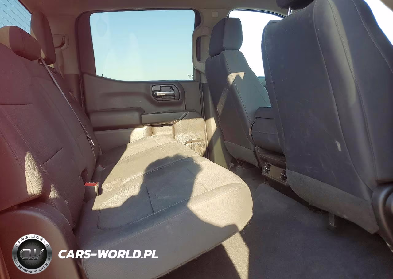 2019 Chevrolet Silverado K1500 Custom VIN:3GCUYBEF8KG292837 - 10