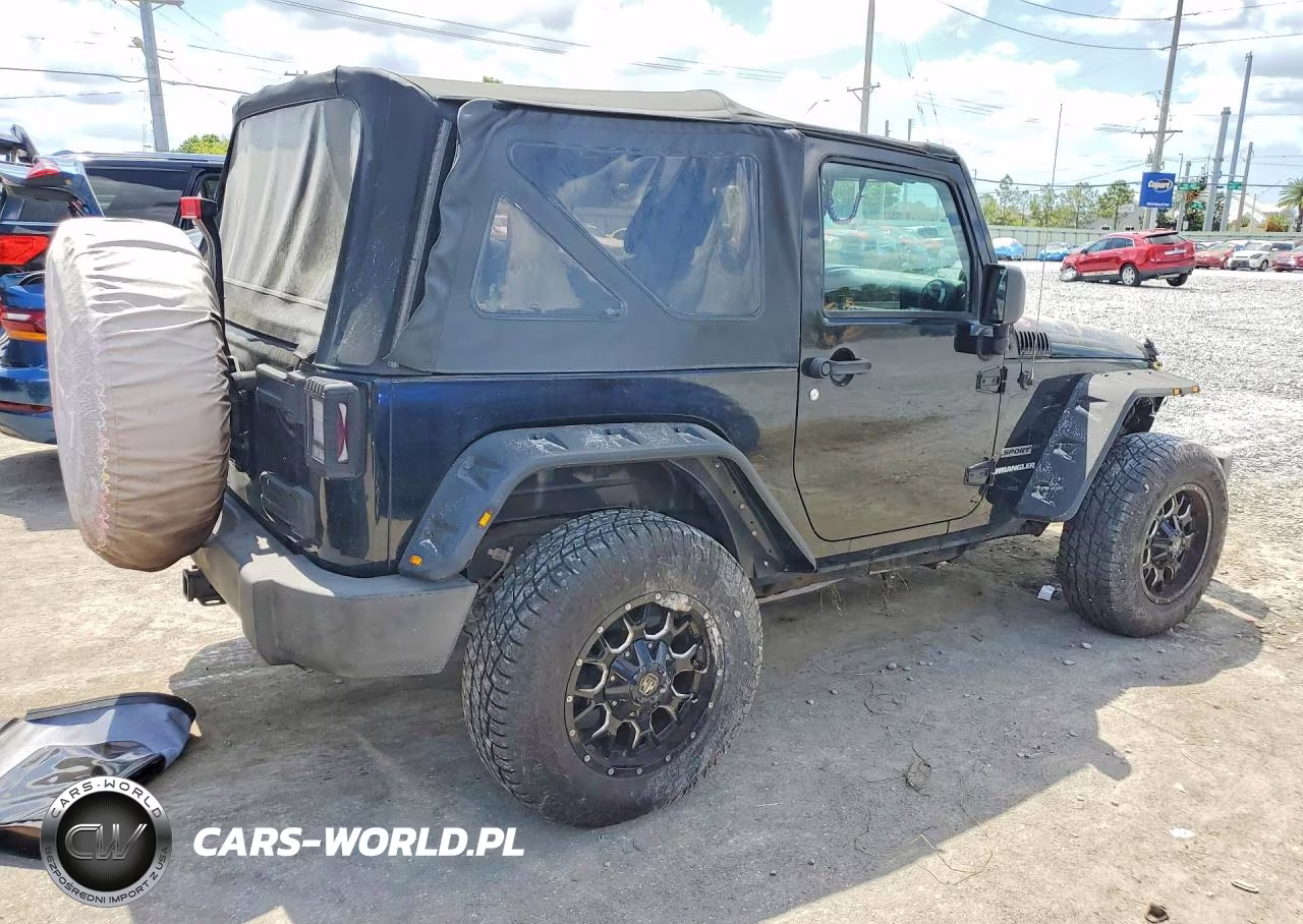 2013 Jeep Wrangler Sport VIN:1C4AJWAG6DL553899 - 3