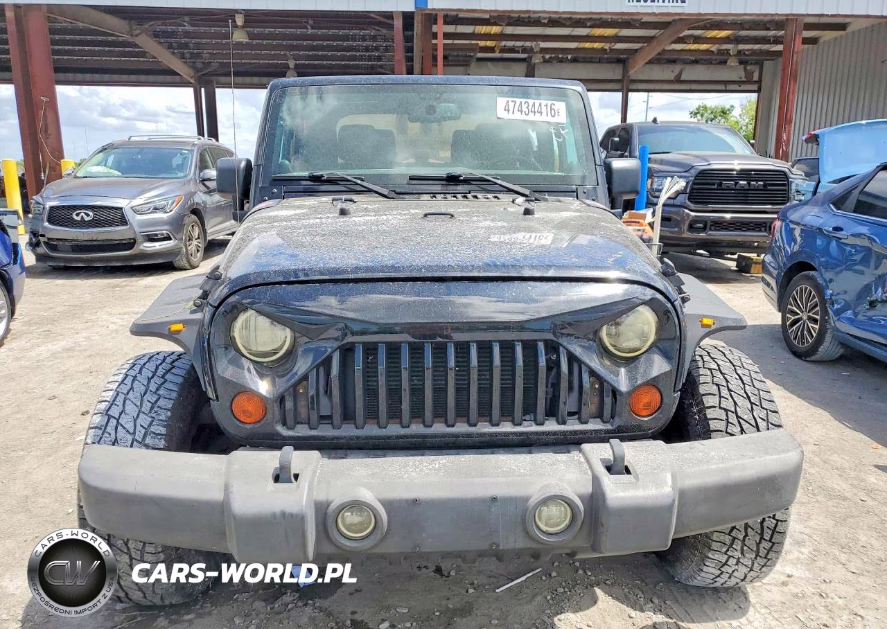 2013 Jeep Wrangler Sport VIN:1C4AJWAG6DL553899 - 5