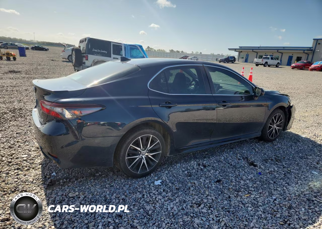 2021 Toyota Camry Se VIN:4T1G11AKXMU586721 - 3