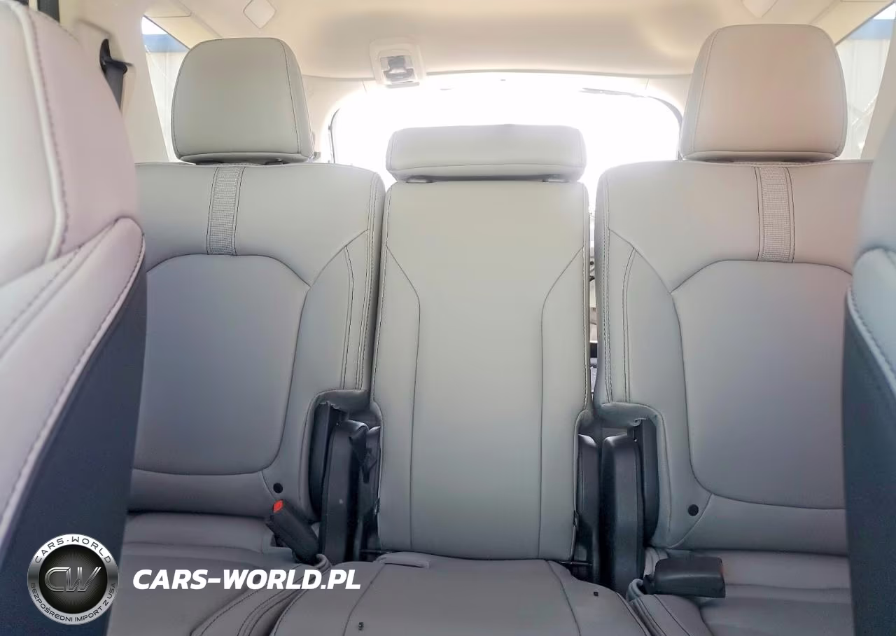 2025 Honda Pilot Touring VIN:5FNYG1H70SB176881 - 10
