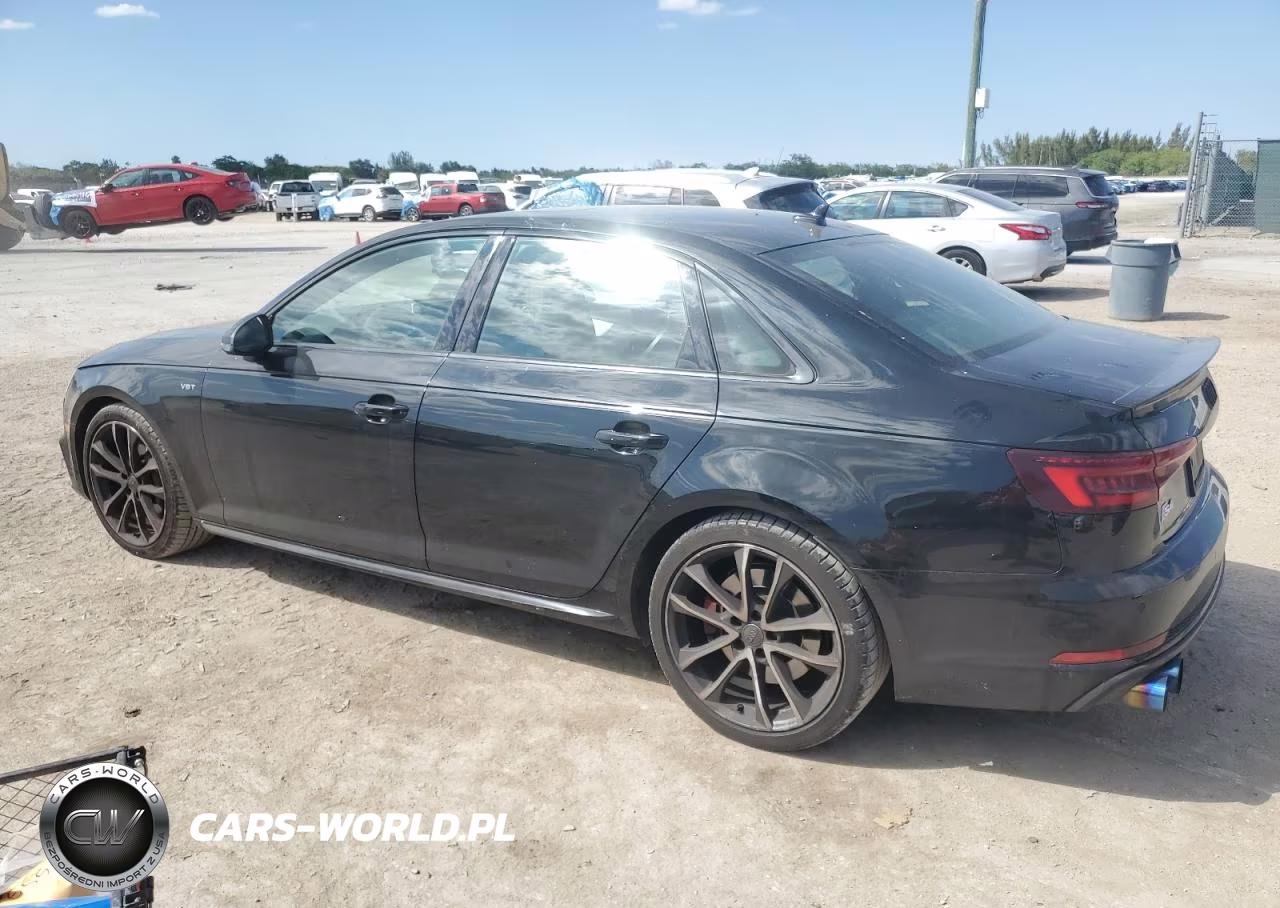 2018 Audi S4 Prestige VIN:WAUC4AF44JA058817 - 2