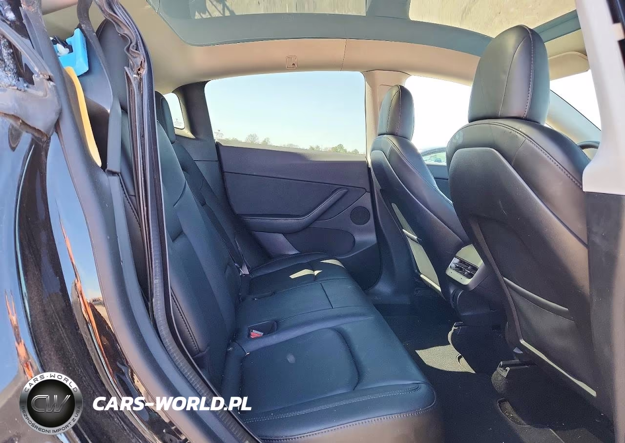 2020 Tesla Model Y VIN:5YJYGDEF0LF049997 - 11