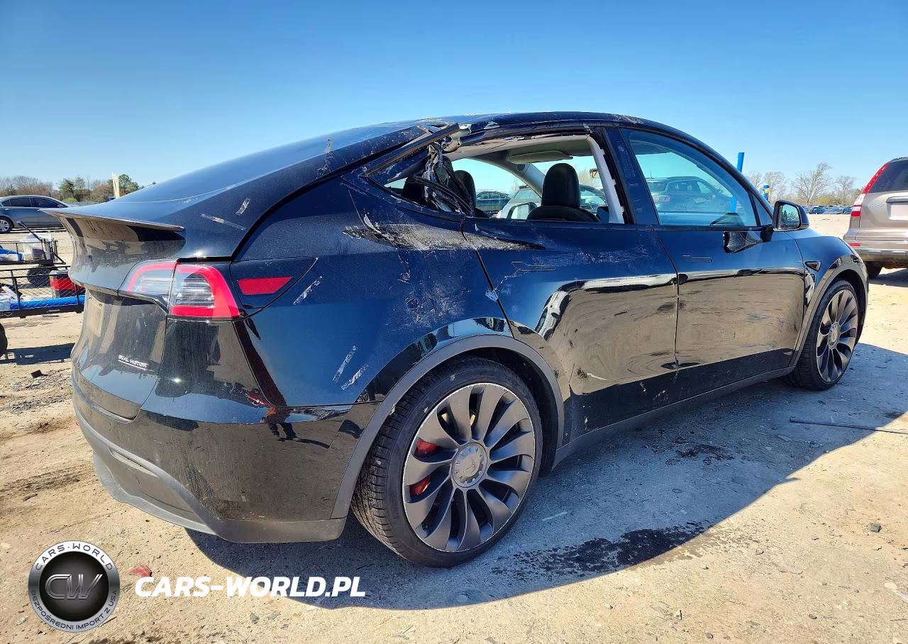 2020 Tesla Model Y VIN:5YJYGDEF0LF049997 - 3