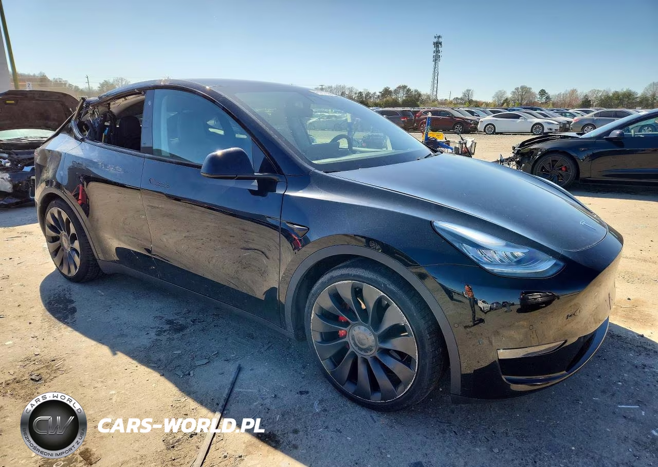 2020 Tesla Model Y VIN:5YJYGDEF0LF049997 - 4