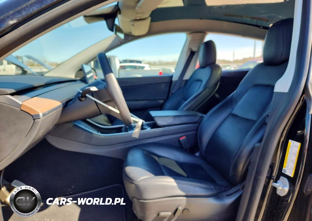 2020 Tesla Model Y VIN:5YJYGDEF0LF049997 - 7