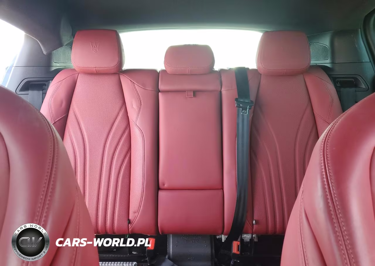 2023 Maserati Grecale Modena VIN:ZN682AVM7P7434172 - 10