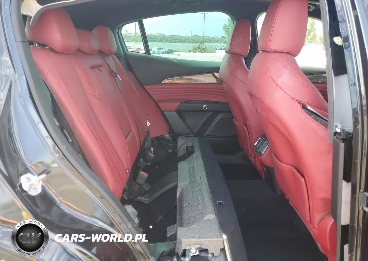 2023 Maserati Grecale Modena VIN:ZN682AVM7P7434172 - 11