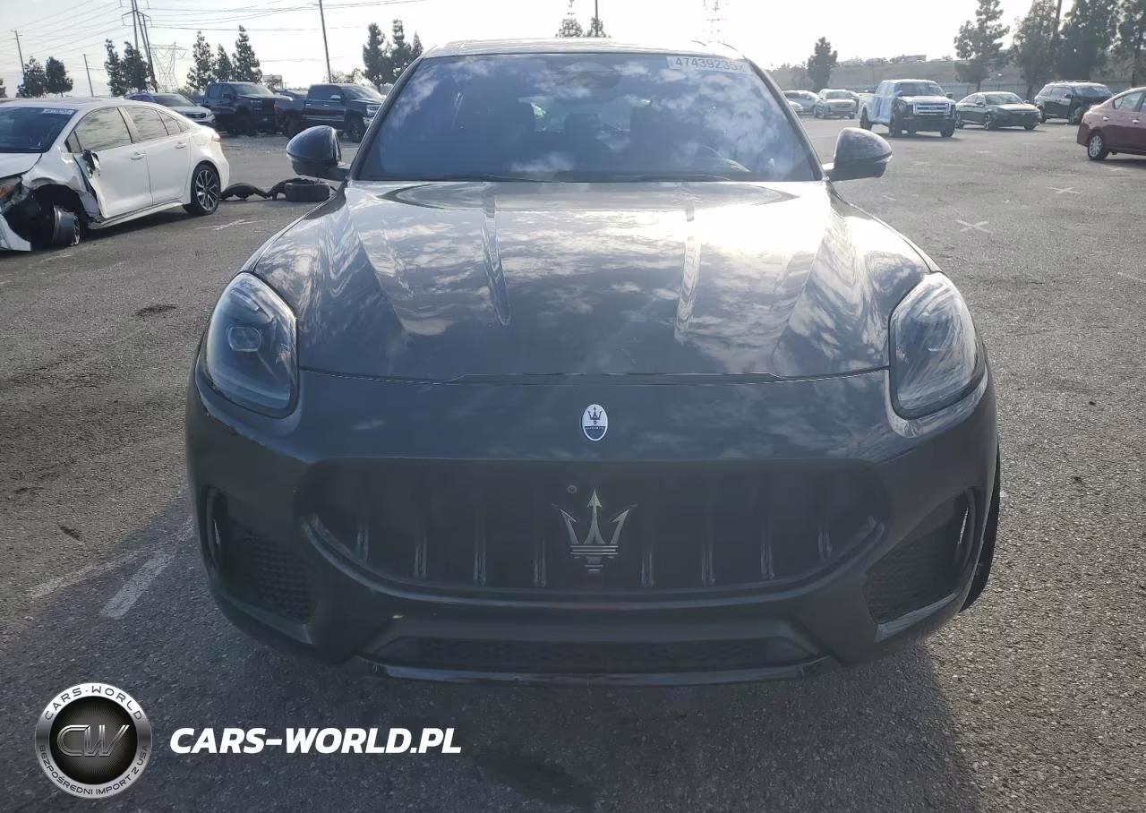 2023 Maserati Grecale Modena VIN:ZN682AVM7P7434172 - 5