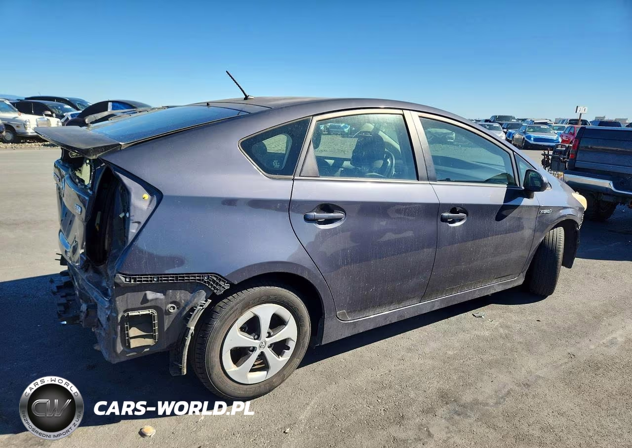2013 Toyota Prius Two VIN:JTDKN3DU7D5652681 - 3